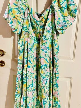 Green midi floral puff sleeve dress